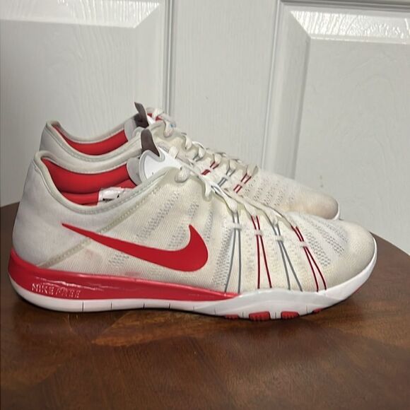 🔥🔥 NIKE Women's Free TR 6 Training Running Shoes White Red 833413-162 - GUC - Picture 7 of 16